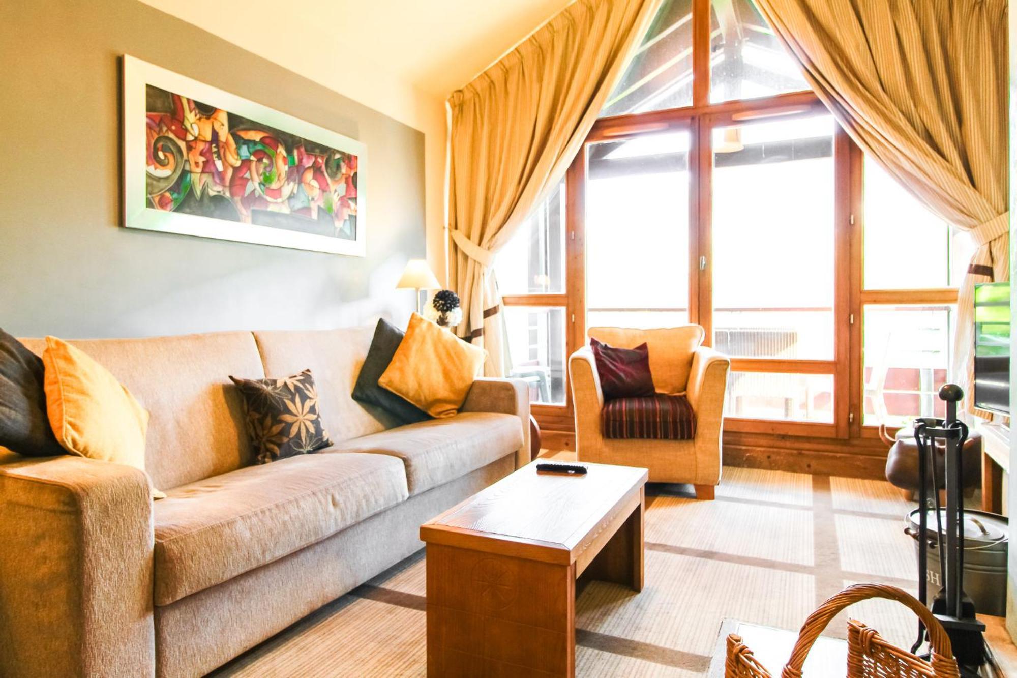 Exceptional 3 Bed Penthouse With Fireplace And Stunning Views フレーヌ エクステリア 写真