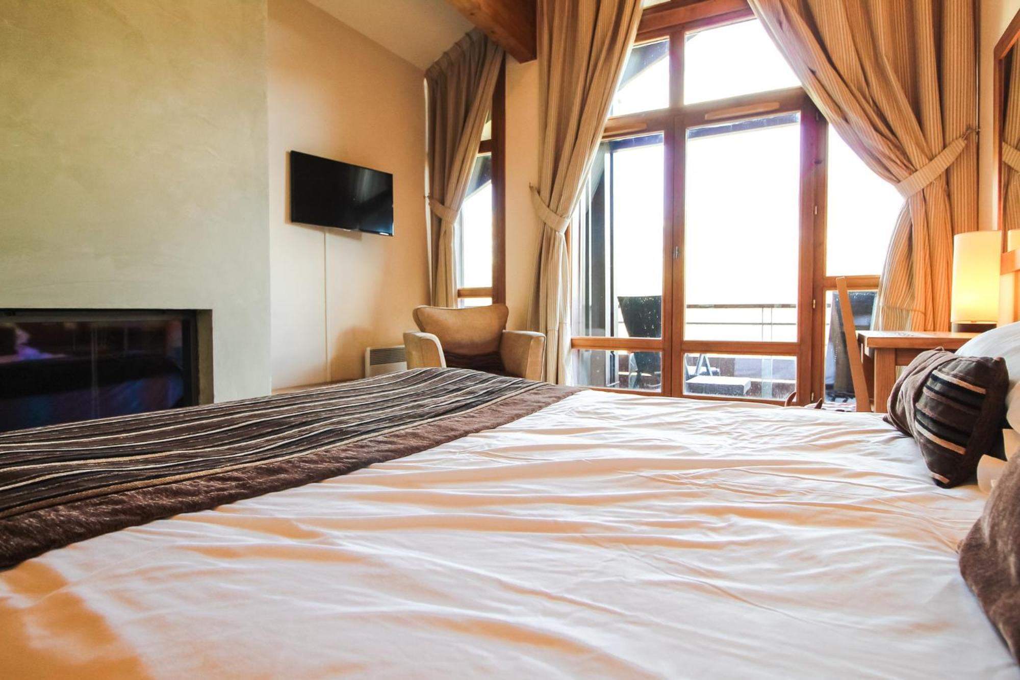 Exceptional 3 Bed Penthouse With Fireplace And Stunning Views フレーヌ エクステリア 写真