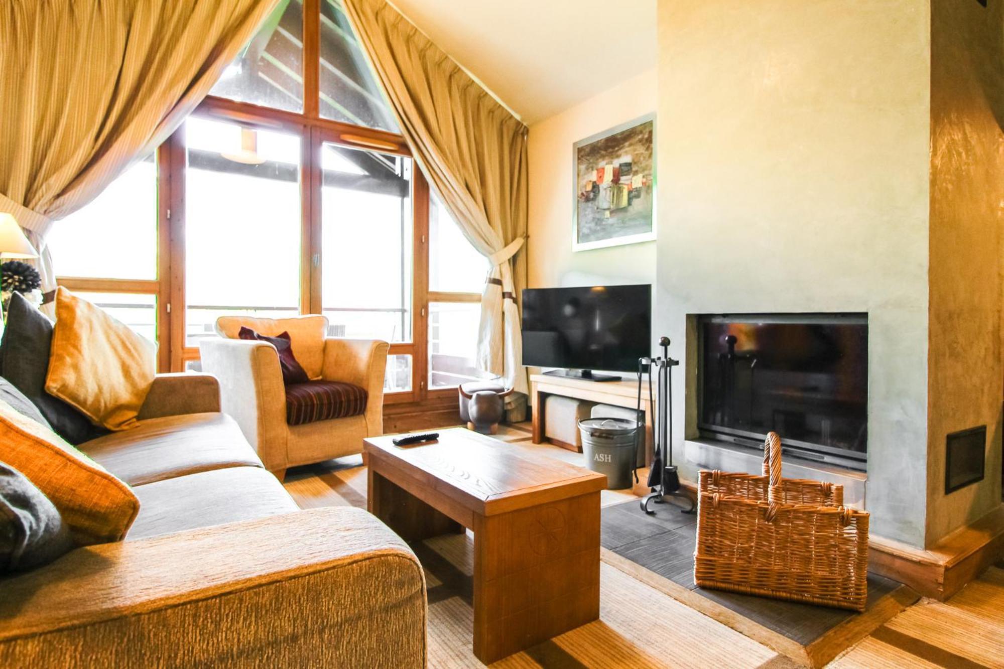 Exceptional 3 Bed Penthouse With Fireplace And Stunning Views フレーヌ エクステリア 写真