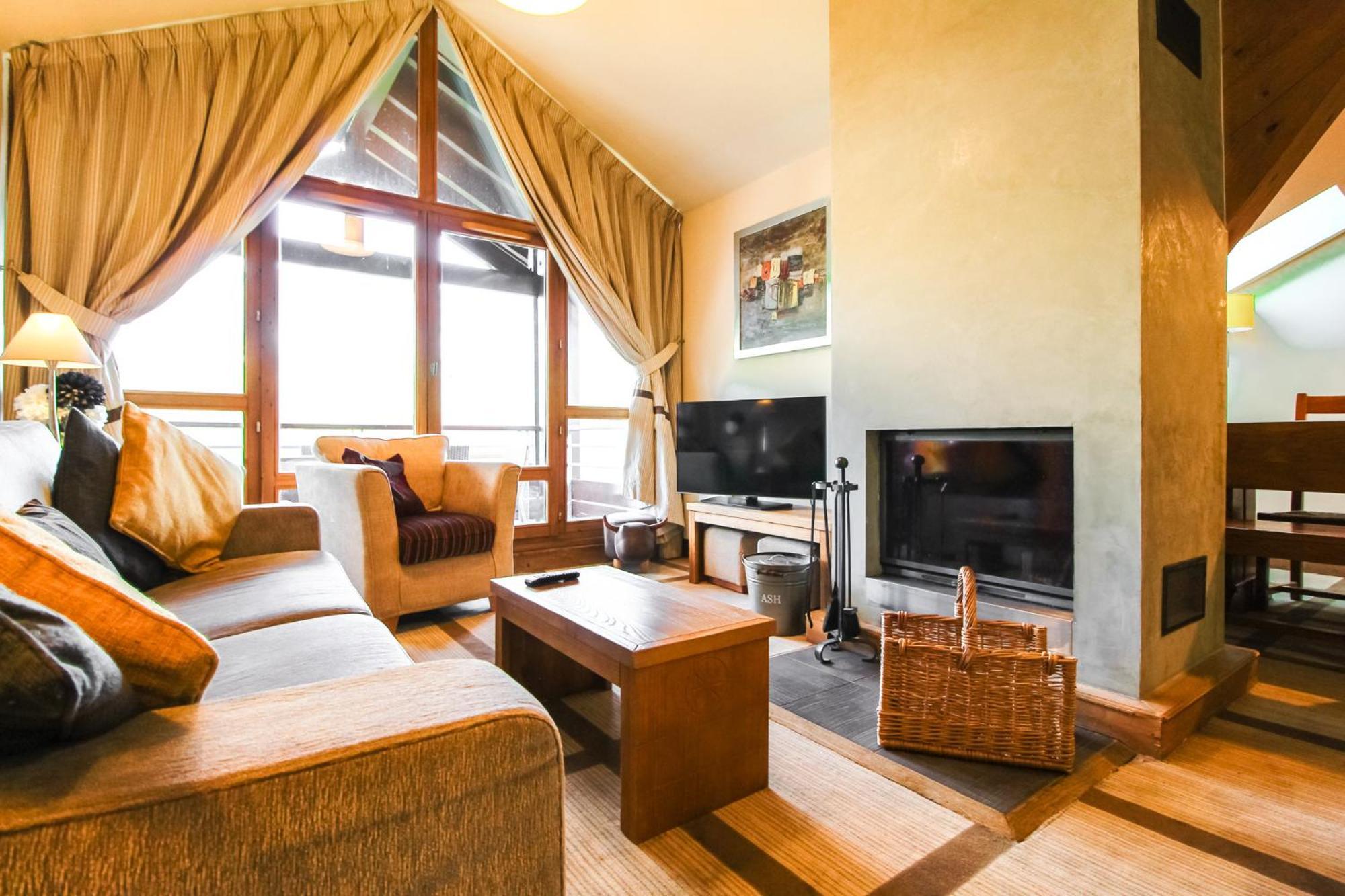 Exceptional 3 Bed Penthouse With Fireplace And Stunning Views フレーヌ エクステリア 写真