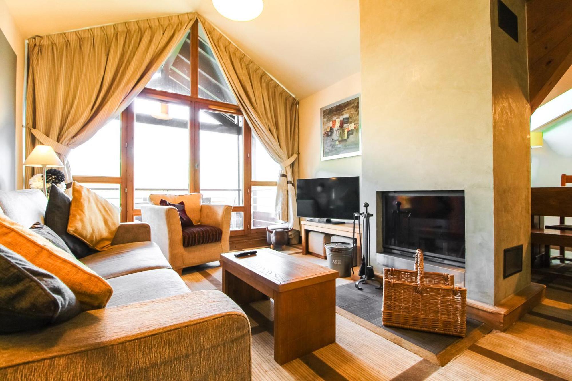 Exceptional 3 Bed Penthouse With Fireplace And Stunning Views フレーヌ エクステリア 写真