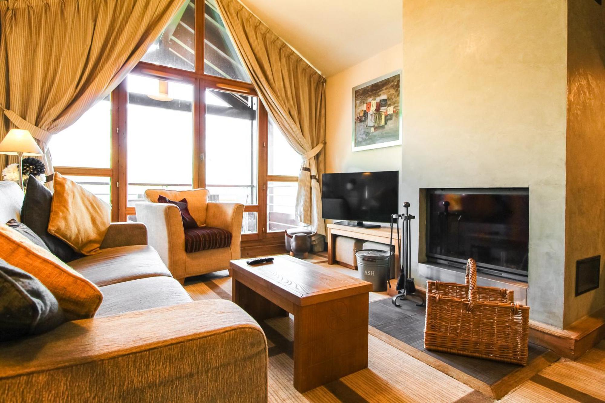 Exceptional 3 Bed Penthouse With Fireplace And Stunning Views フレーヌ エクステリア 写真